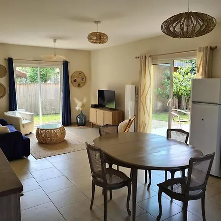Charmante Maison A 2 Pas Du De Biscarosse Дом отдыха