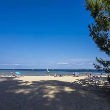 Charmante Maison A 2 Pas Du De Biscarosse Бискаррос